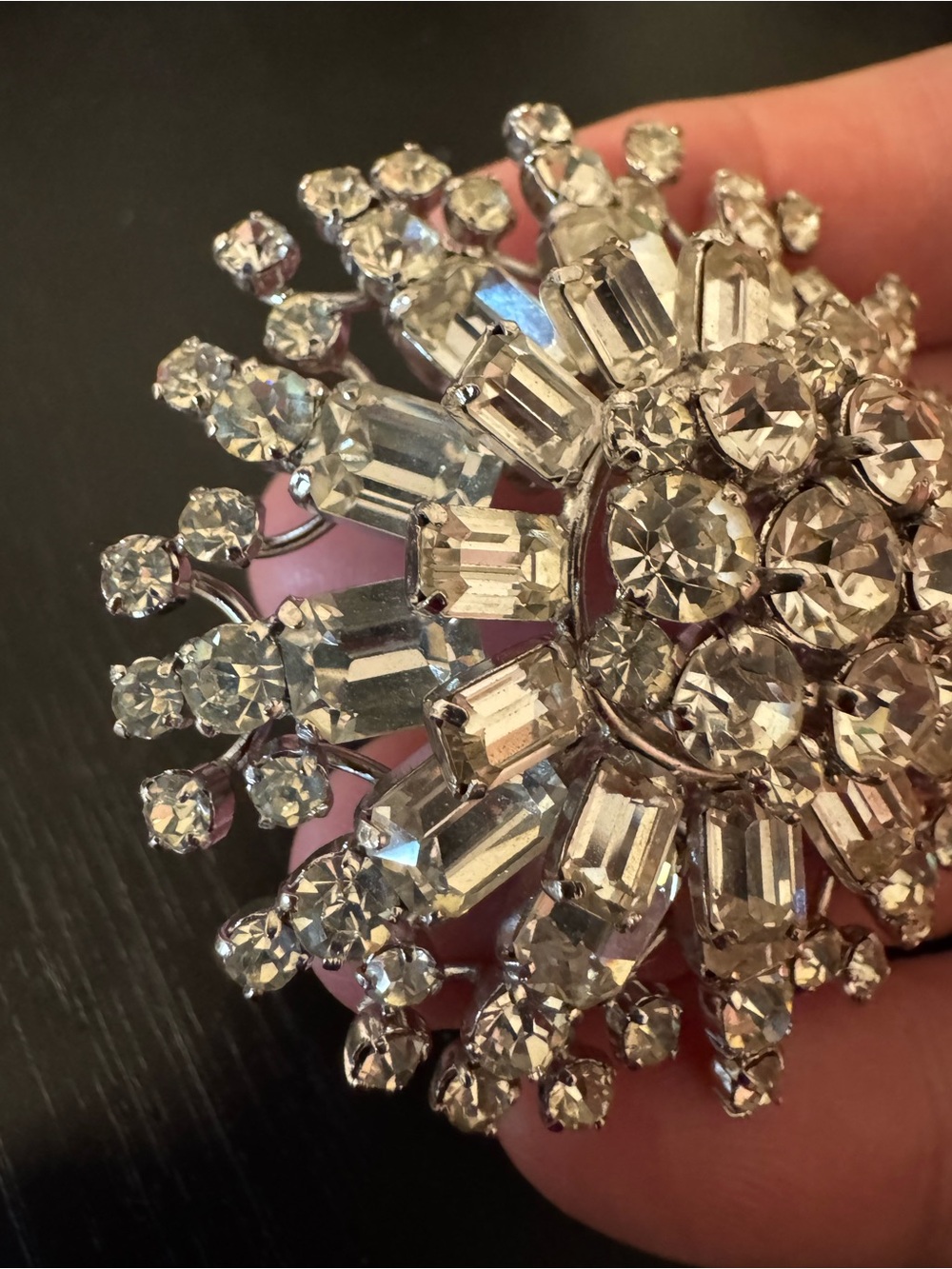 Austria vintage crystal domed silver tone brooch, EUC. All stones are bright. - Picture 3 of 6